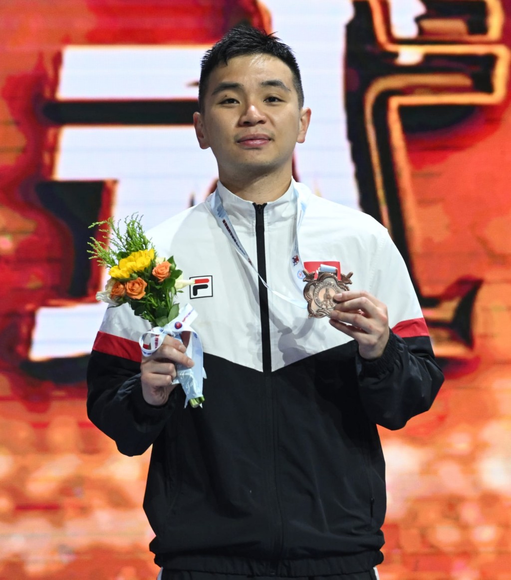 楊子加於亞錦賽男花個人賽摘得個人首面亞錦賽個人獎牌。香港劍總圖片