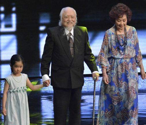 2018年楚原獲金像獎頒發終身成就獎，他跟太太南紅及孫女上台。