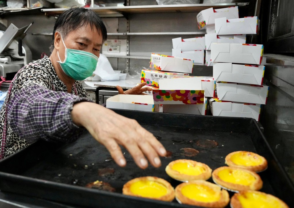 豪華餅店馳名蛋撻高峰期日賣3000個。