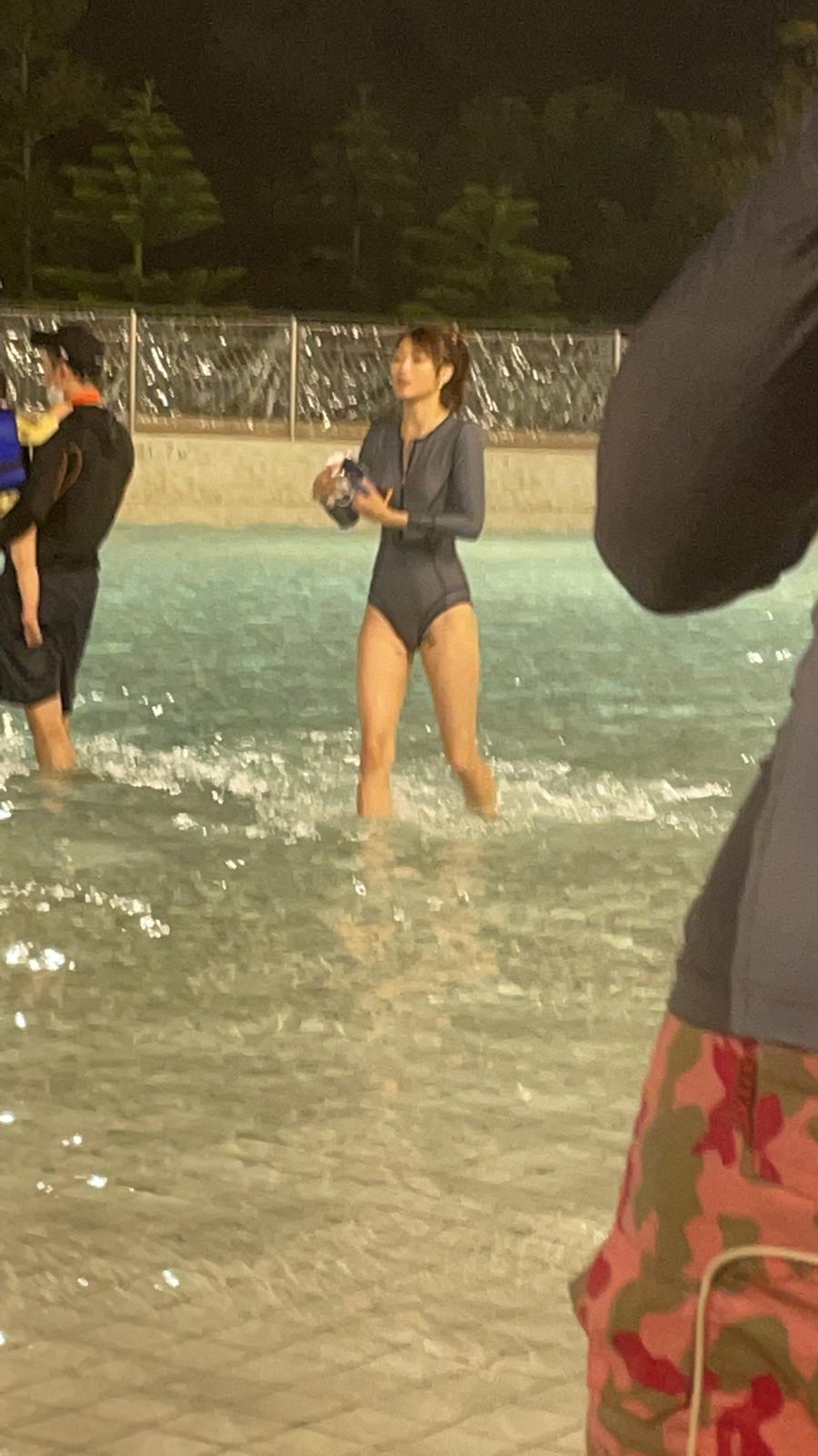 連詩雅條腿好長呀!