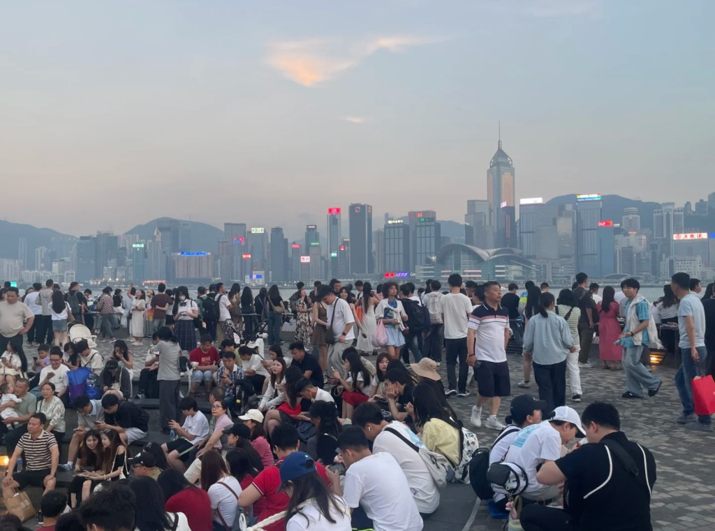 遊客到維港觀光。小紅書圖片 遊客到維港觀光。小紅書圖片