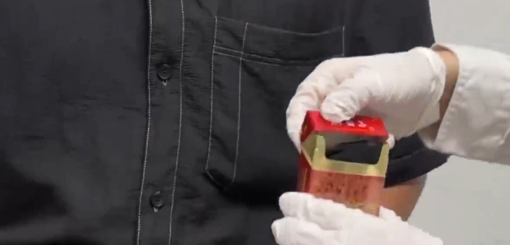 4名旅客經羅湖口岸北上，被揭偷運72隻虎紋鈍口螈。海關發布