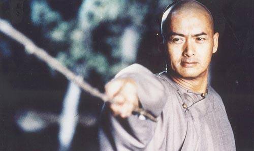 2000年他在李安执导的《卧虎藏龙》中饰演李慕白，影片更获得了奥斯卡最佳外语片等多项殊荣。