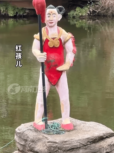 四川大叔花16年耗¥2千万打造“忆西游”主题公园，魔性雕塑惹追捧。21世纪经济网/腾讯网