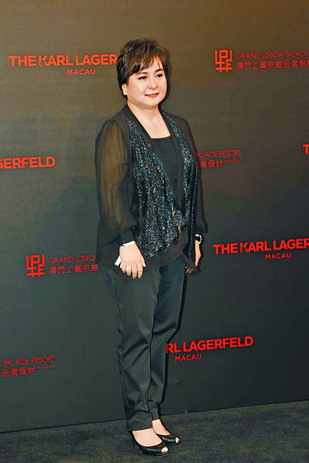 何超蕸行事作風低調，被父親何鴻燊稱讚是「最能幫忙的女兒」。