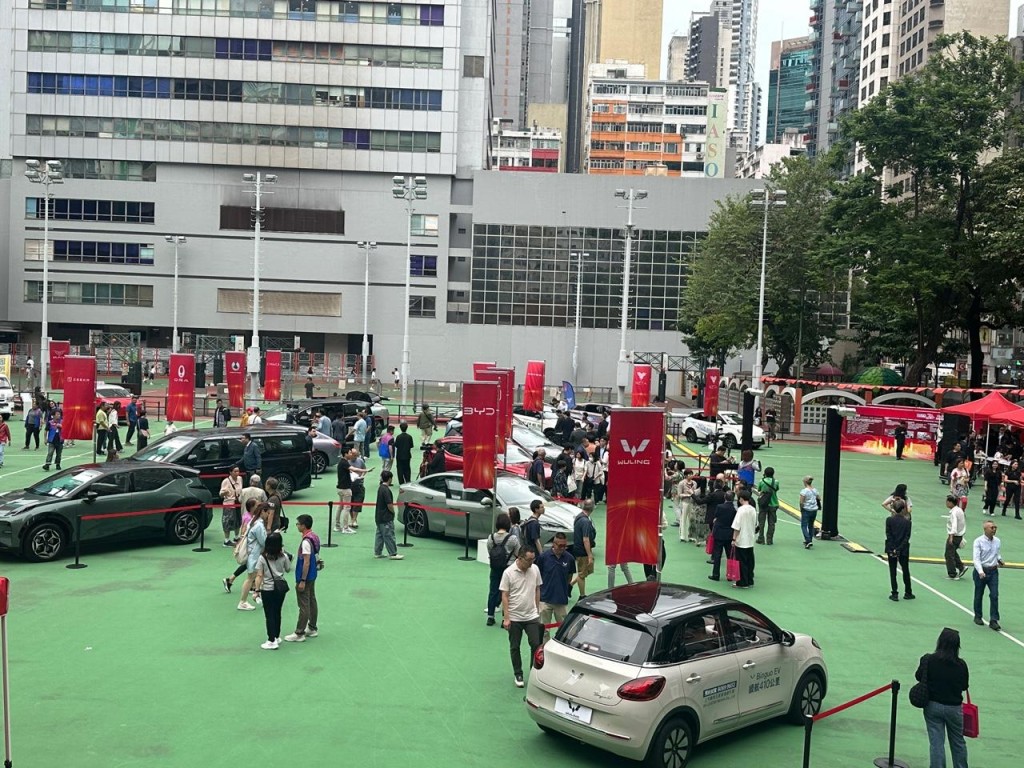 民建聯今日（9日）在灣仔舉辦新能源汽車展。