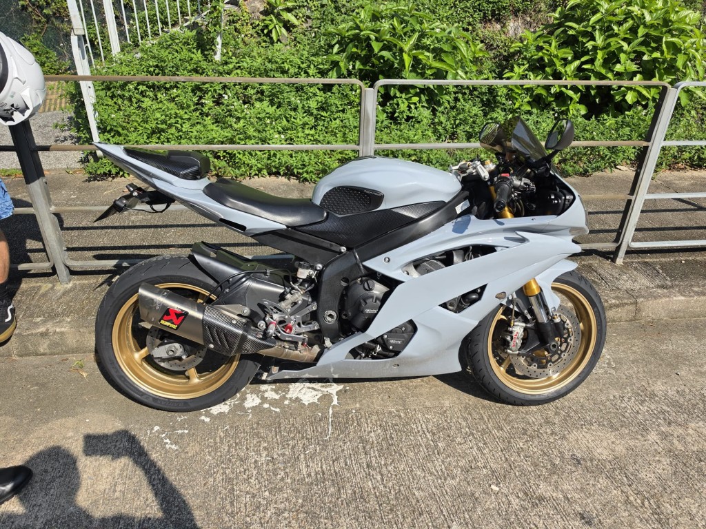所有涉案車輛已遭扣留於九龍灣車輛扣留及檢驗中心以作進一步檢驗。警方提供 所有涉案車輛已遭扣留於九龍灣車輛扣留及檢驗中心以作進一步檢驗。警方提供