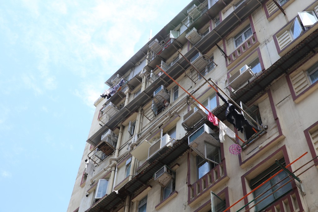 事主疑安全繩突然斷裂，於6樓墮地不治。
