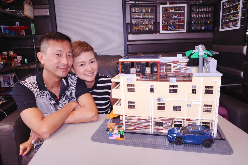 阿邦將自住的村屋，用LEGO砌成迷你版，連Mimi都大讚老公厲害。