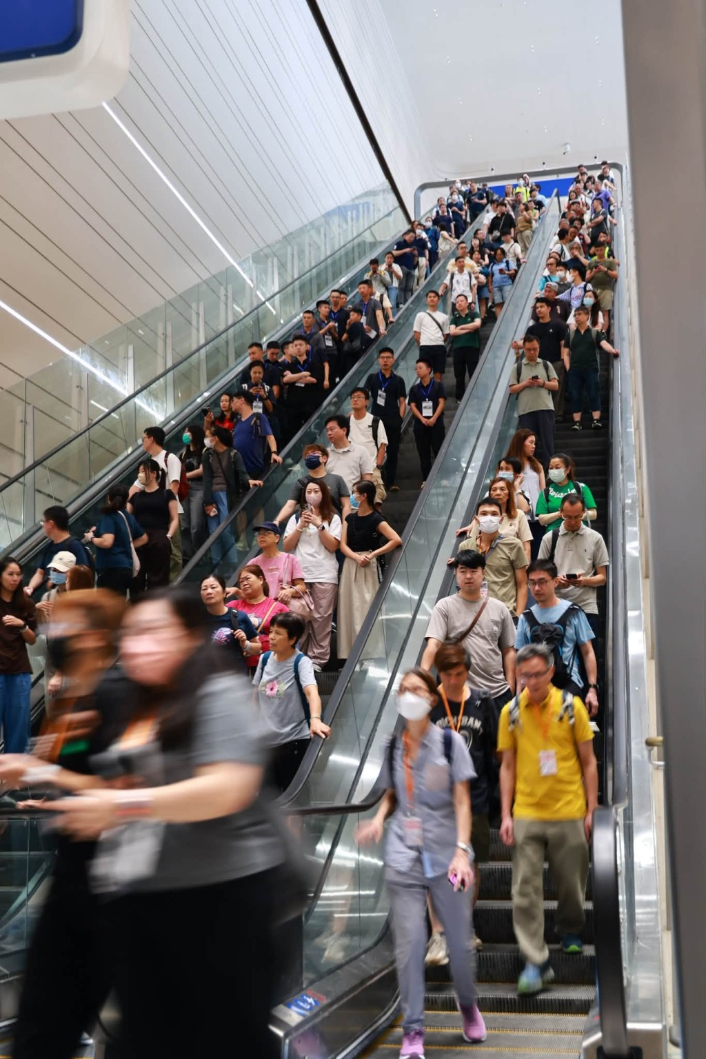 保安局及其他政府部門在皇崗口岸舉行超過5000人參與嘅公共運輸壓力測試。保安局FB 保安局及其他政府部門在皇崗口岸舉行超過5000人參與嘅公共運輸壓力測試。保安局FB
