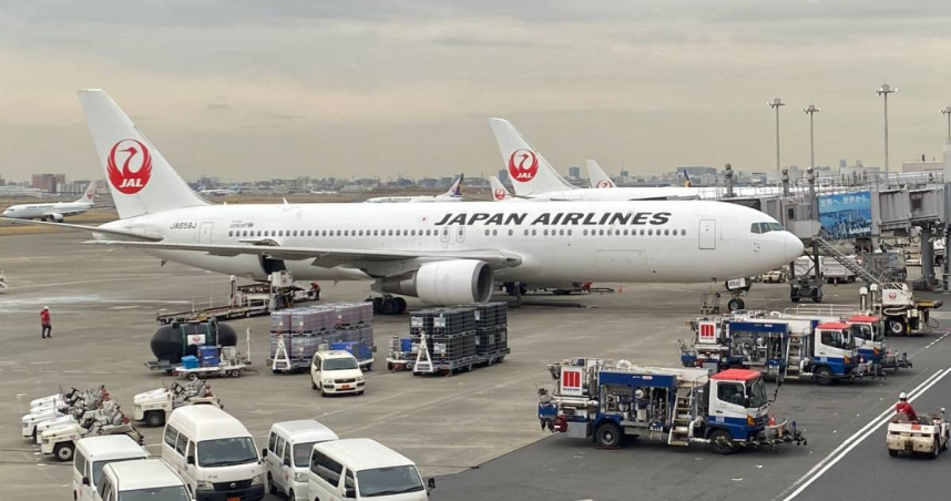 日航再爆机员违规饮酒瞒报丑闻，累航班延误逾40分钟。＠japanairlines/fb