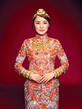 准新娘阿娇最爱幸福花嫁系列的金饰。