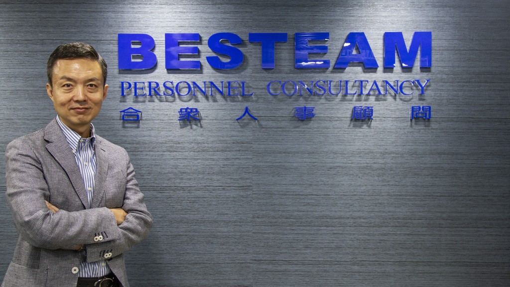 人力資源顧問蘇偉忠認為，未來使用AI工作將成為基礎能力。
