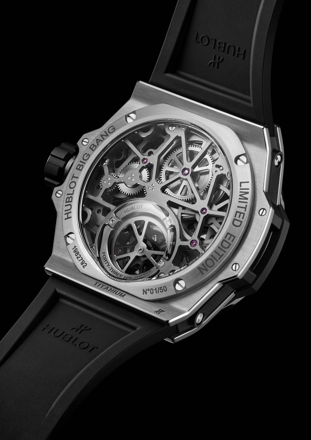 Hublot MP-13 Tourbillon Bi-Axis Retrograde。表殼：44mm鈦金屬；機芯：HUB6200手動上鏈；售價：$1,192,000（限量50枚）。