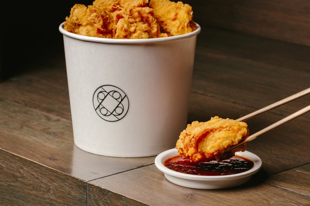 招牌韩式炸鸡篮（$338）