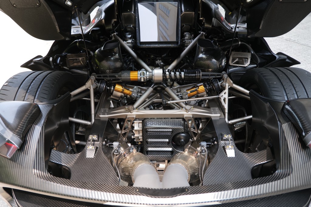 Koenigsegg Jesko Attack的5公升V8雙Turbo引擎滿載獨特科技，基本馬力1,280hp，最高可達1,600hp。