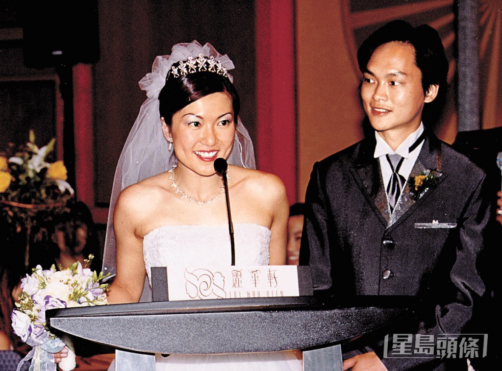 李司棋2001年到多倫多出席女兒子青婚禮。