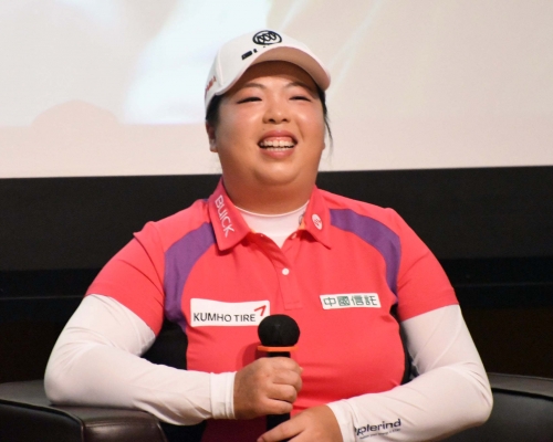 馮珊珊周日在奧運大樓與過百位年青港將和家長作分享。郭晉朗攝