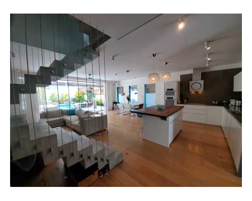 這是下洋村單號屋，建築面積2100方呎。
