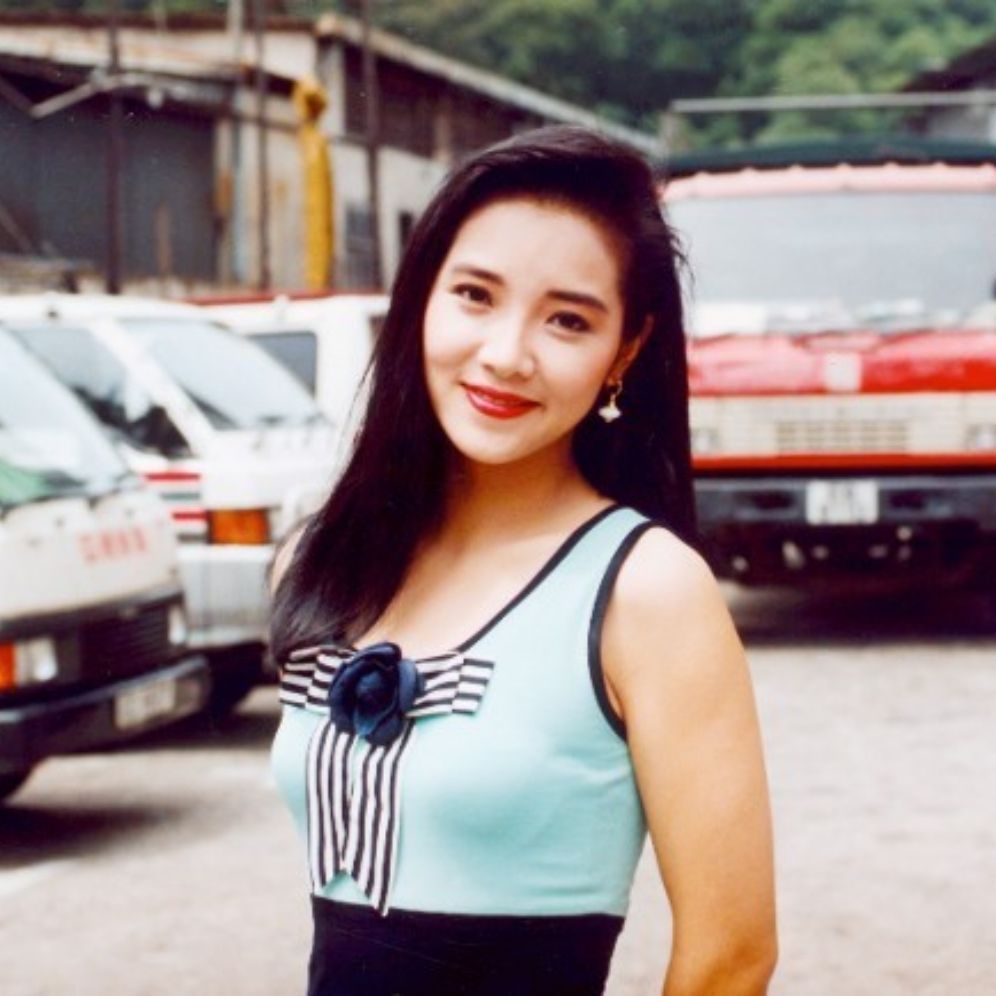 劉玉婷婚後退出娛樂圈。（右圖：劉玉婷微博）