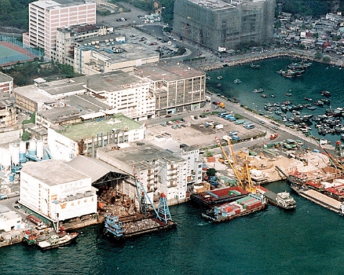 大約二十年前的油塘工業區內，主要是混凝土等廠房。資料圖片