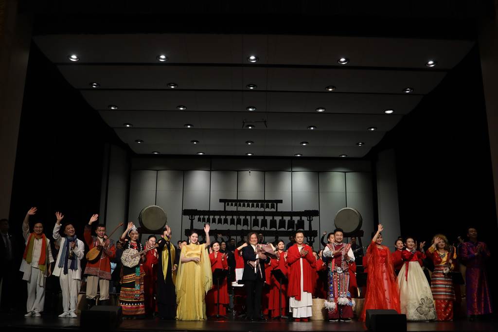 马英九昨晚到上海音乐厅听音乐表演。