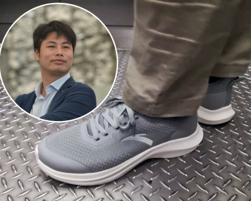 何俊賢指新波鞋穿着後感覺「很輕」。何俊賢FB圖及資料圖片