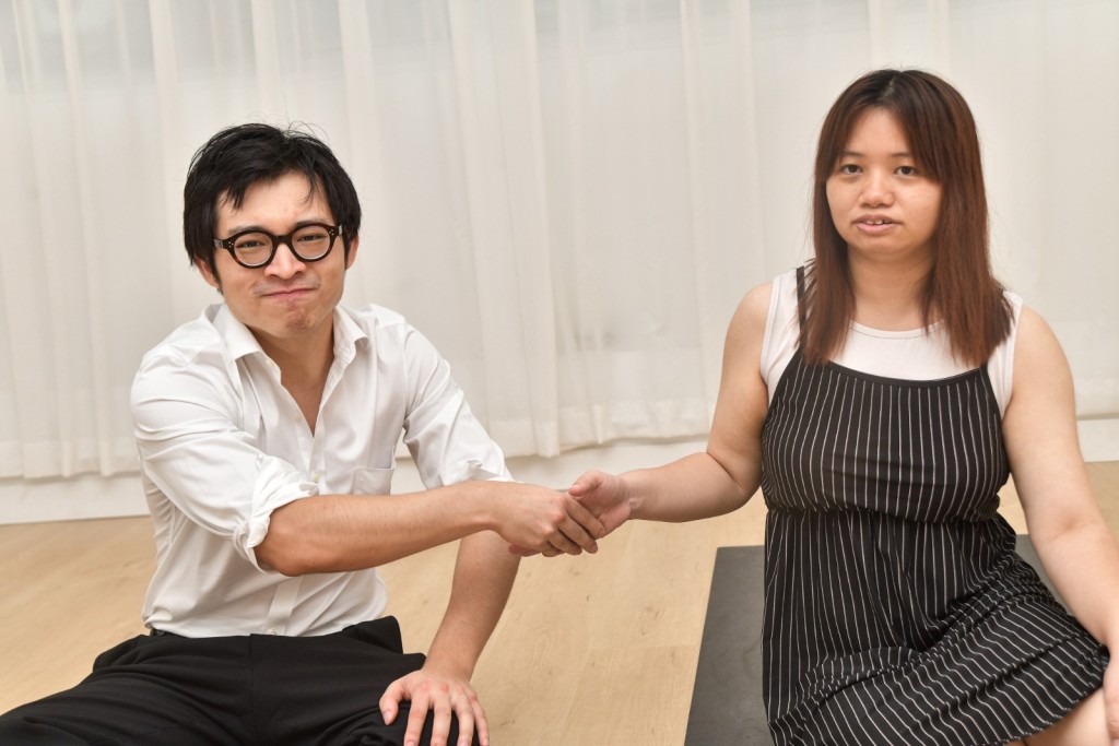 林作轉投阿儀懷抱，支持對方。