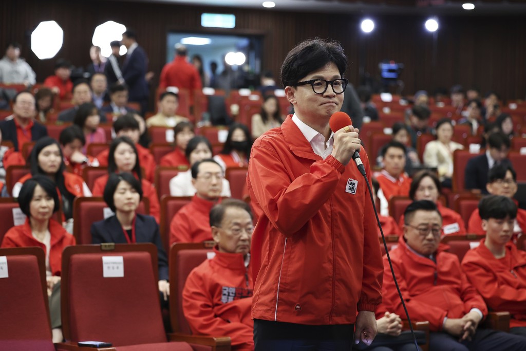 执政国民力量党临时领导人韩东勋指选举结果令人失望。美联社