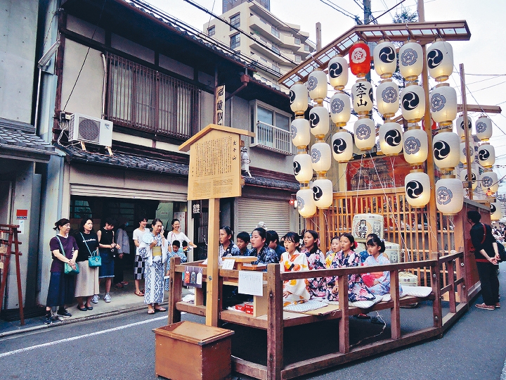 7月來到京都，可感受到濃濃的祇園祭氛圍。
