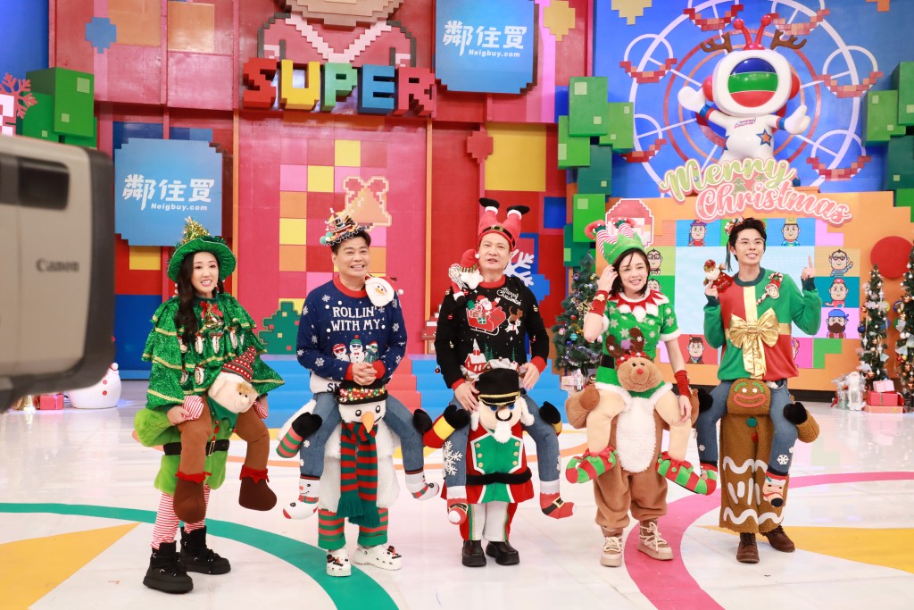 林秀怡（左起）、阮兆祥、錢嘉樂、麥美恩及林正峰等主持《獎門人感謝祭》系列。