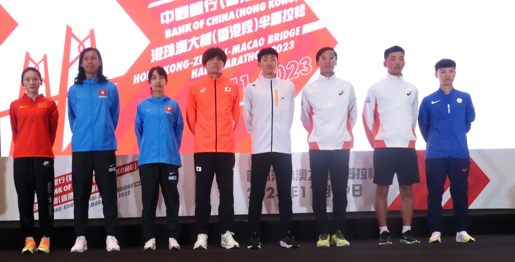 来自中国、香港、澳门、日本、南韩、中华台北及蒙古的东亚跑手。 本报记者摄