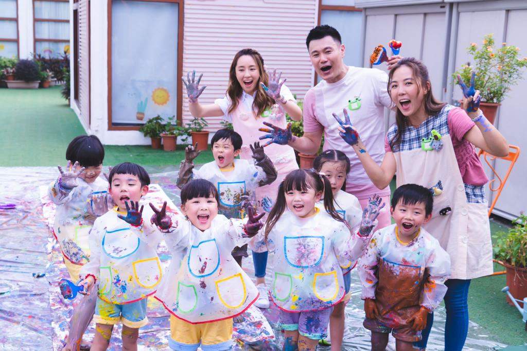 張敬仁在《反起跑線聯盟》中飾演幼稚園老師。