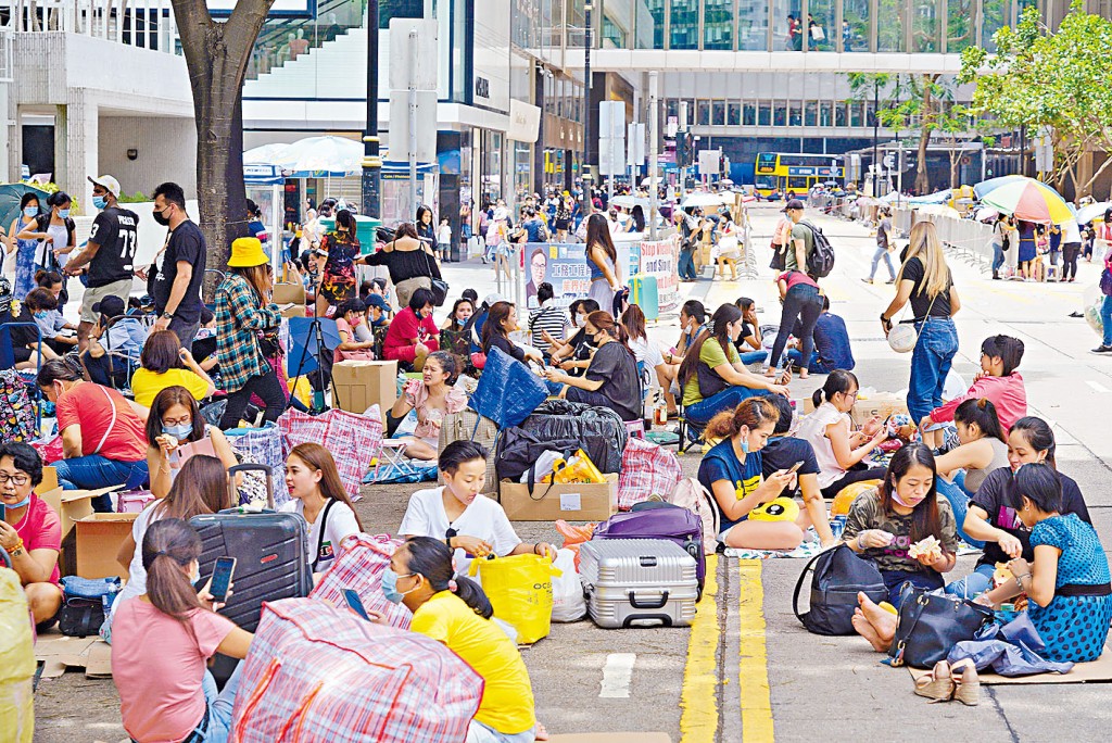 ■外傭僱主關注組指出，有蠱惑外傭跳工，半年內三度申請簽證終被拒。