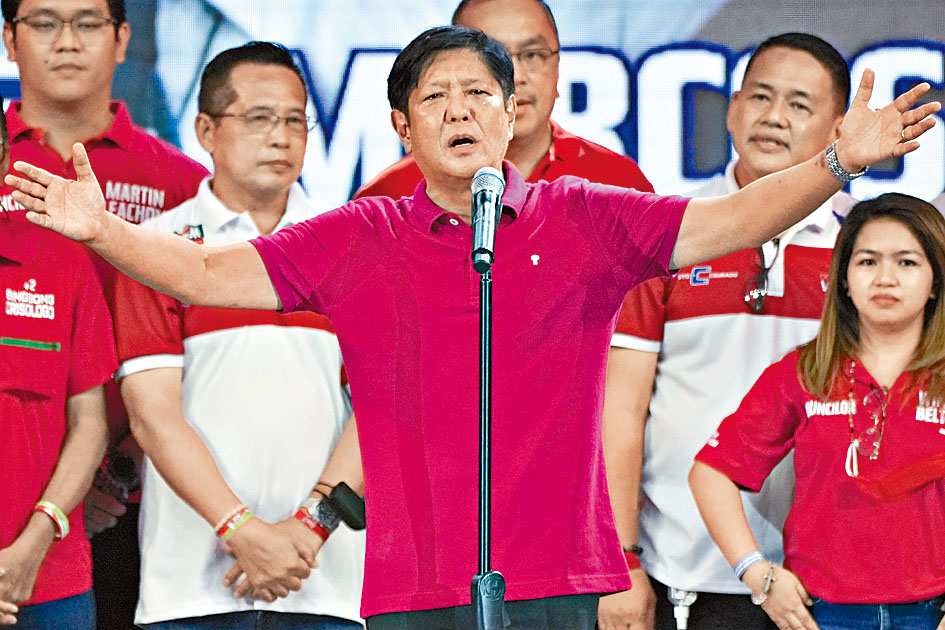 菲總統參選人小馬可斯,上月在奎松市拉票。
