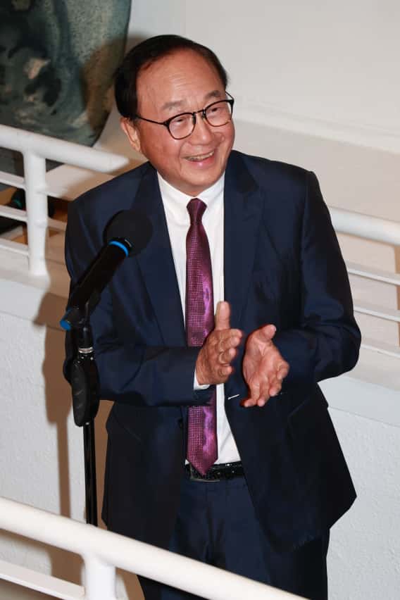 許冠文在台上表示跟陳子慧認識幾十年。