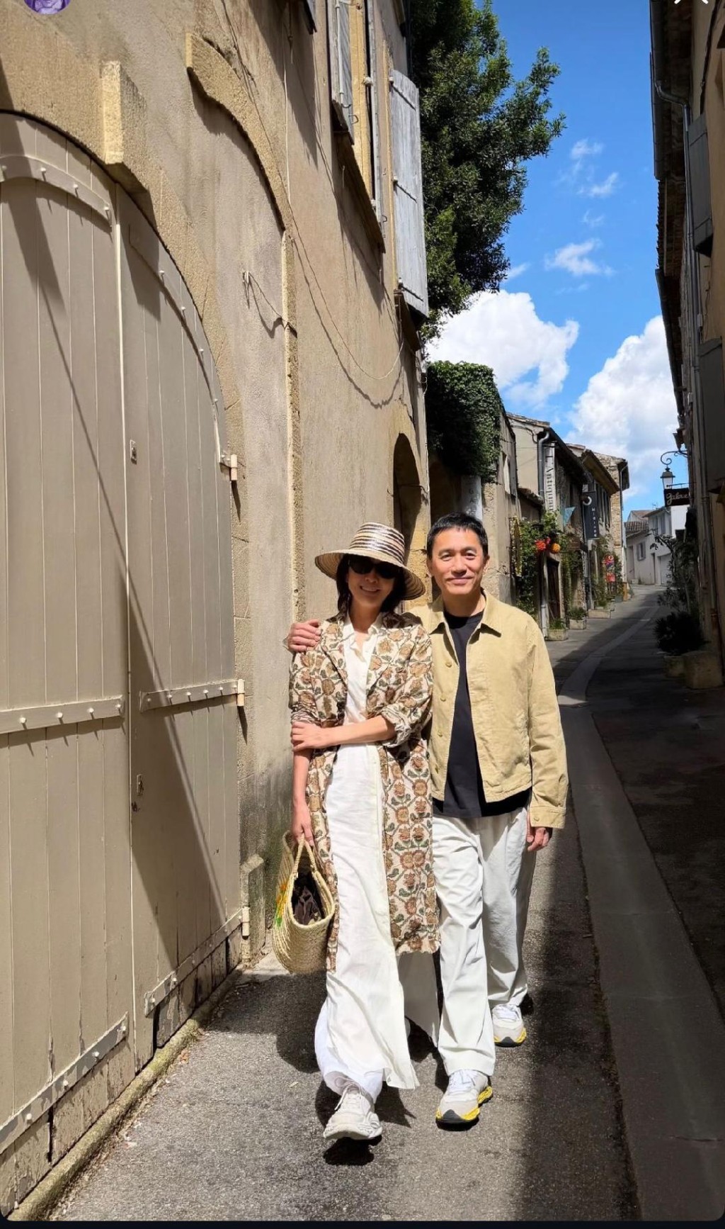 兩公婆流露出滿滿簡單的快樂。