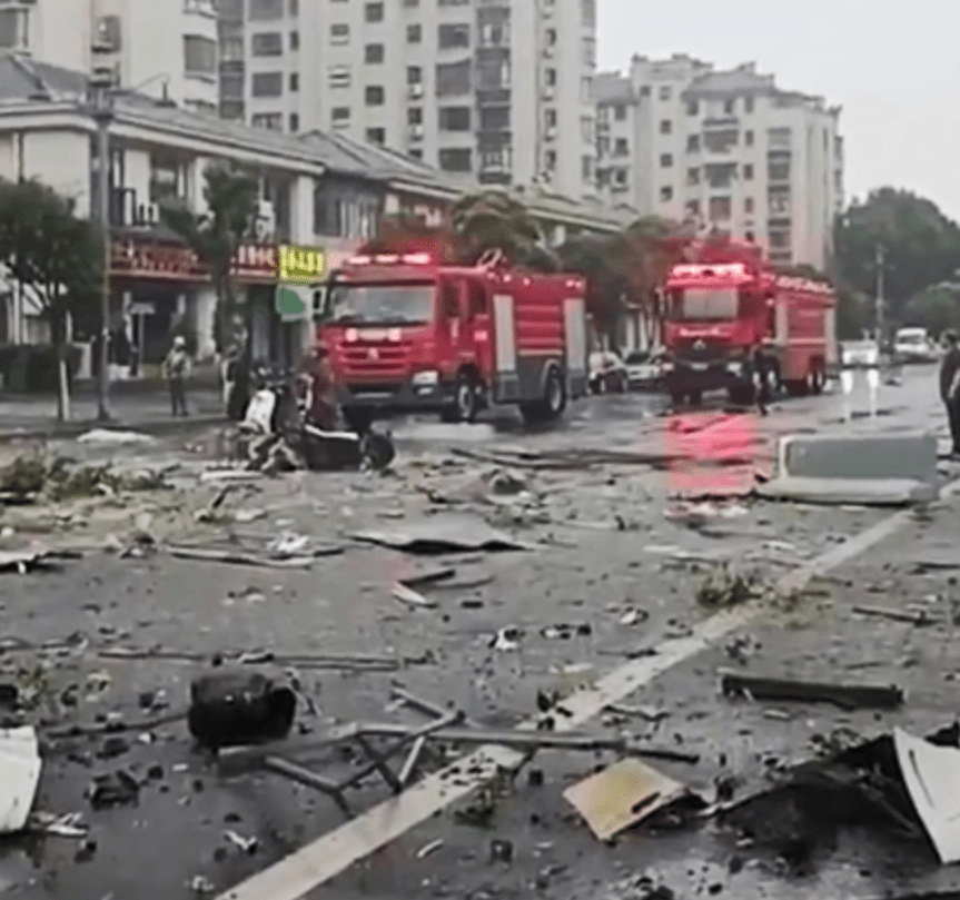江蘇省鹽城市建湖縣一店舖發生爆炸，消防出動處置。