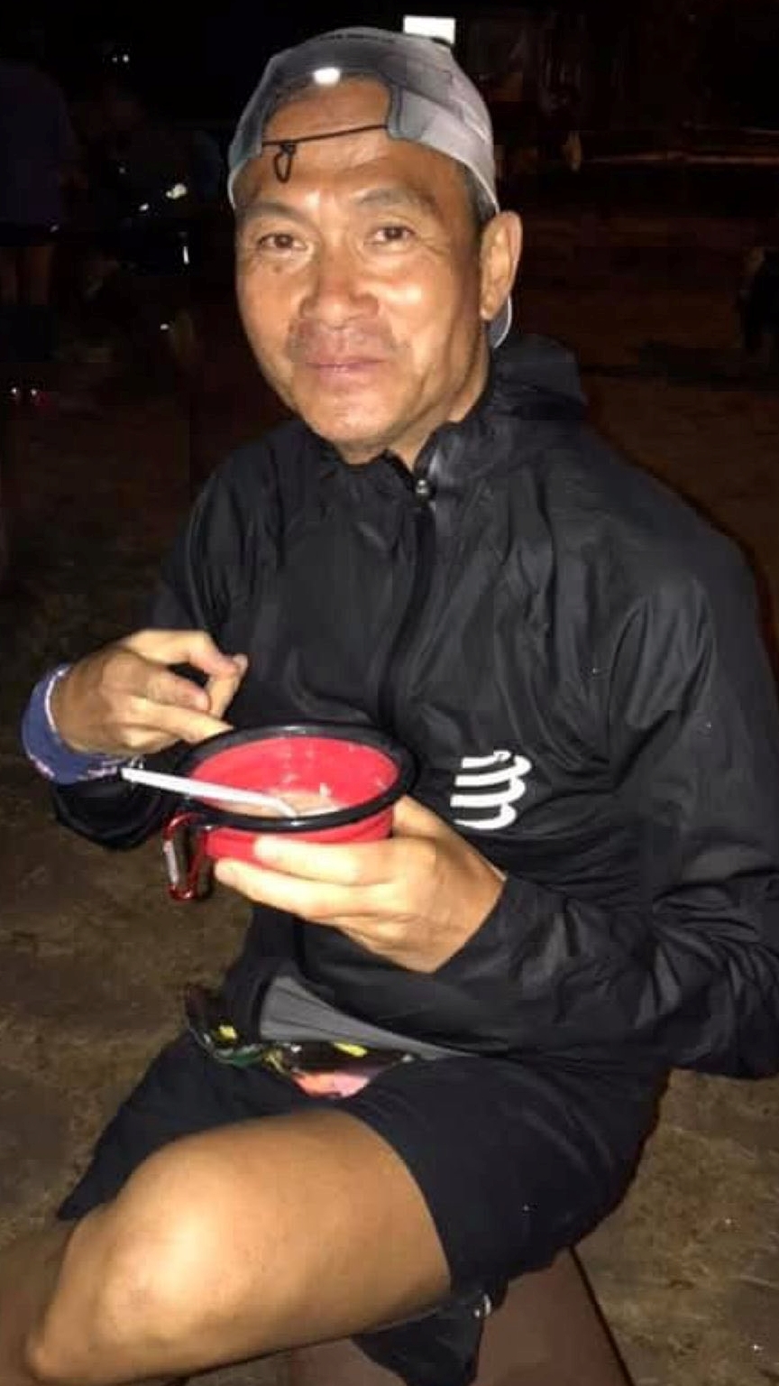 Sunny在法國登山期間,意外墮坡命危。FB:Mandy Yam Sunny在法國登山期間,意外墮坡命危。FB:Mandy Yam