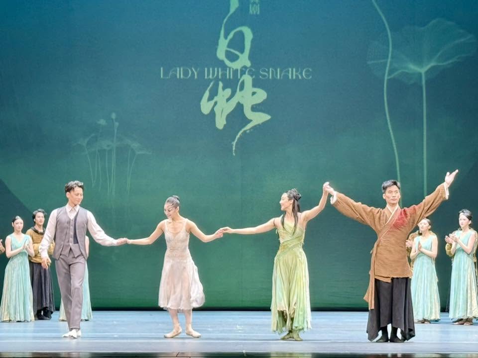 羅淑佩指，《白蛇》劇情引人入勝，而舞蹈編排和演員演出的水平均是首屈一指。FB Rosanna Law圖片