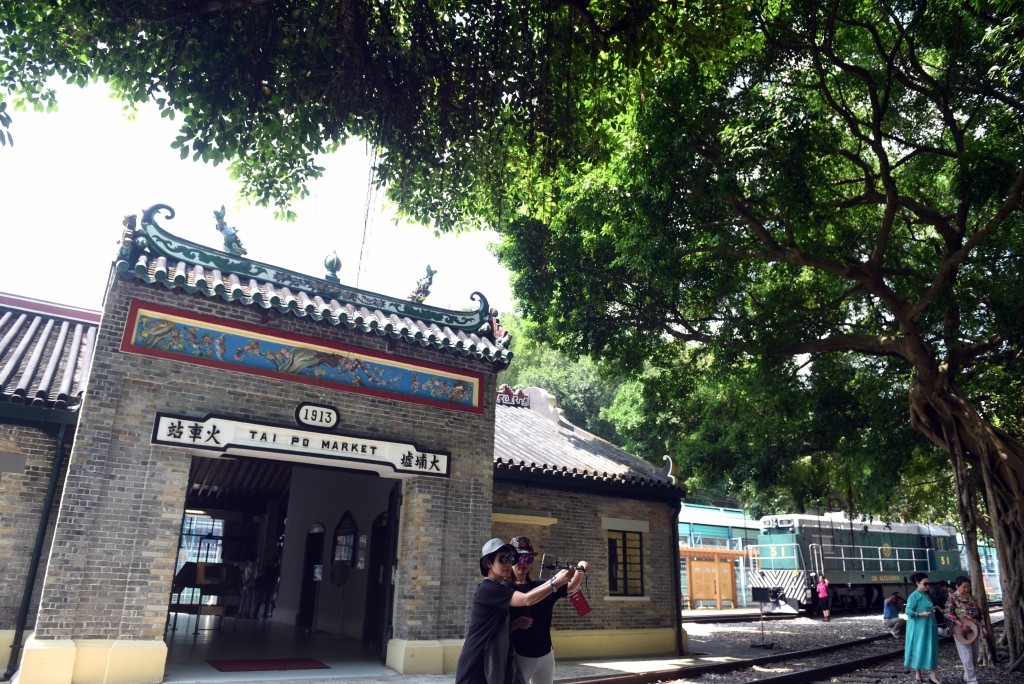 大埔三面環山,東向吐露港,昔日水路往來關係密切,清《新安縣志》記載南漢時曾於大步海一帶採珠,由此看來,「大步」之名,可能保存了當地早期作為海灣、水邊停泊地,以至採珠活動據點的歷史面貌。(資料圖片) 大埔三面環山,東向吐露港,昔日水路往來關係密切,清《新安縣志》記載南漢時曾於大步海一帶採珠,由此看來,「大步」之名,可能保存了當地早期作為海灣、水邊停泊地,以至採珠活動據點的歷史面貌。(資料圖片)