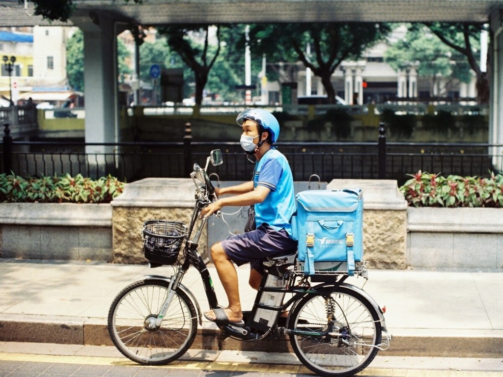 內地興起踩單車送外賣,年輕人大多圖瘦不圖錢。 示意圖 內地興起踩單車送外賣,年輕人大多圖瘦不圖錢。 示意圖