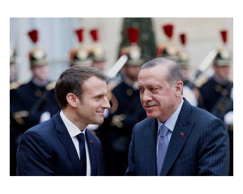 （左起）法国总统马克龙与土耳其总统埃尔多安。AP