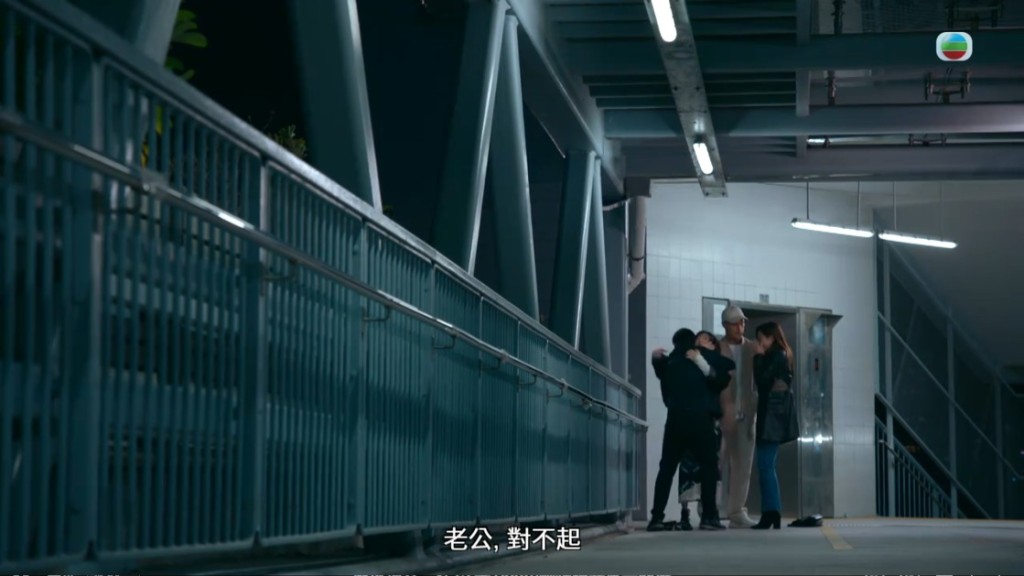 譚嘉儀在《虛擬情人》的一場自殺戲十分觸目驚心。 譚嘉儀在《虛擬情人》的一場自殺戲十分觸目驚心。