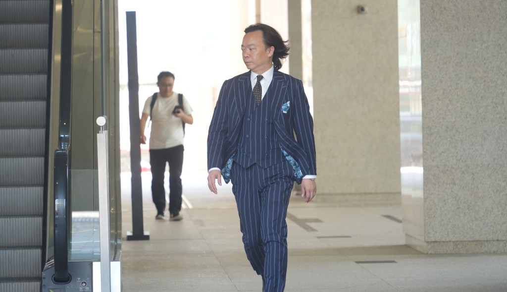 初選案被告劉偉聰出庭，他指當時流行「鬥黃」自己在大眾眼中不算「好黃」。    吳艷玲攝