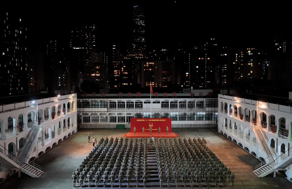 解放軍駐港部隊第28次建制單位輪換於8月22日順利完成。政府新聞處圖片 解放軍駐港部隊第28次建制單位輪換於8月22日順利完成。政府新聞處圖片