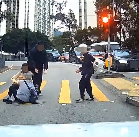 facebook截圖（資料來源：Kwong Cy＠facebook車cam L（香港群組））