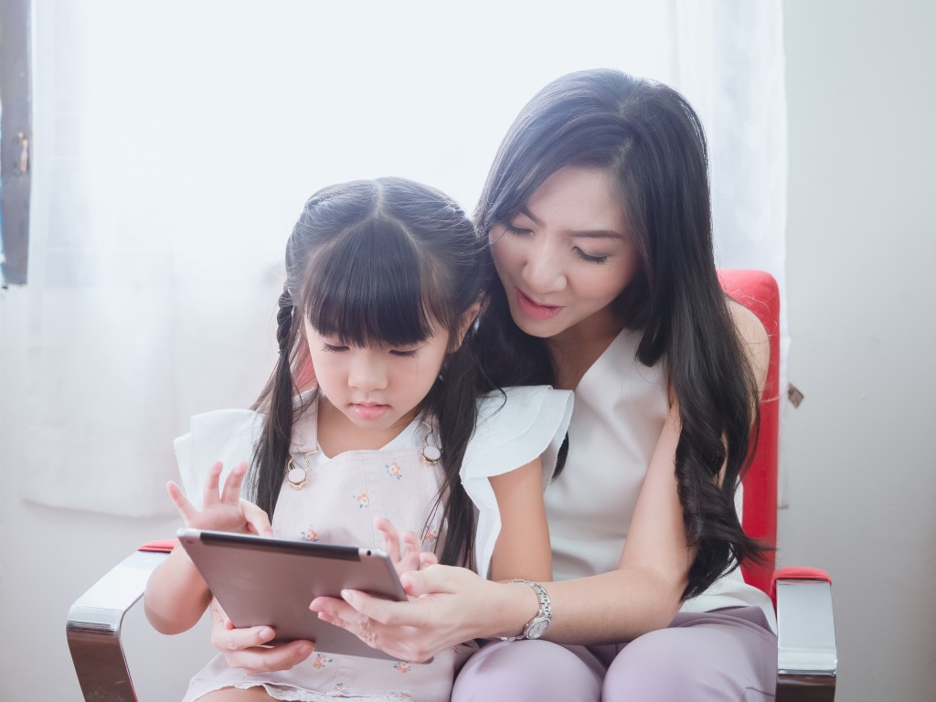 校長媽媽如何教導子女?示意圖 校長媽媽如何教導子女?示意圖