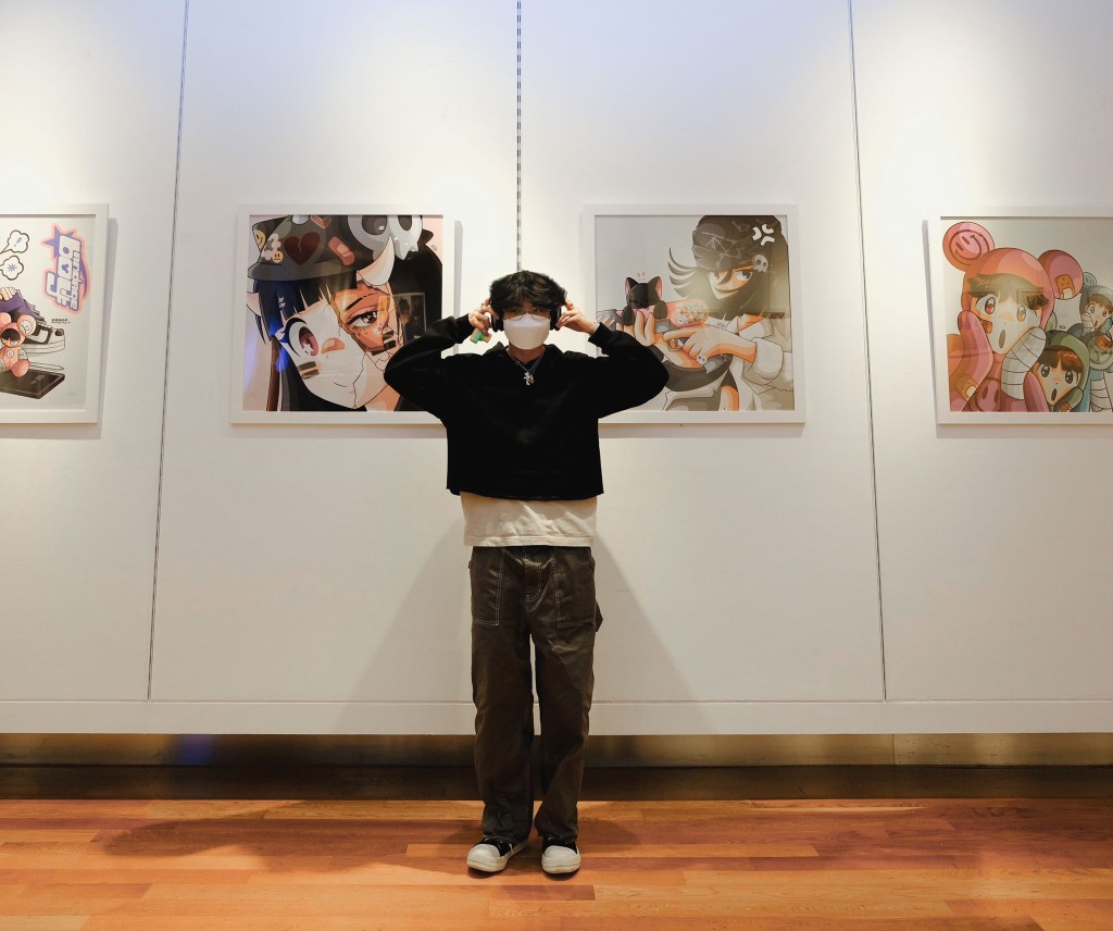 Andrew現正於Shout Art Hub & Gallery舉辦個人首展《HELLO！MY NAME IS OFFGOD》。