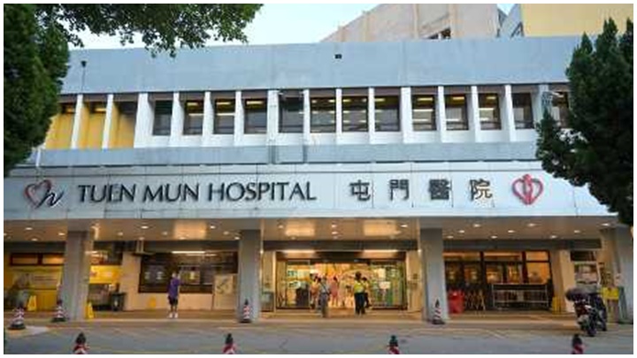 屯門醫院主座地庫一個辦公室本月10亦曾發生假天花外層物料掉落地上事件。